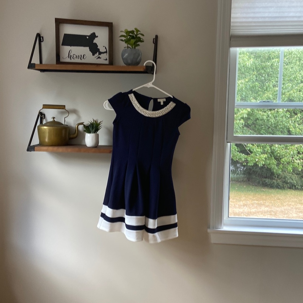 Gorgeous Monteau girls dress size 7/8